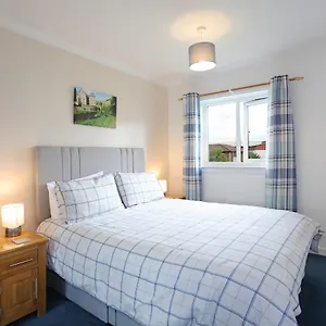 Ideal Location With Free On-site Private Parking Edinburgh