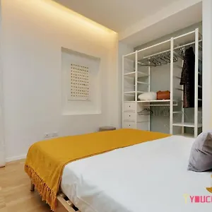 Apartamento Ych-renovated And Design Flat Close To The Center Italia